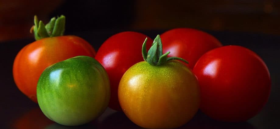 How to Ripen Green Tomatoes at Home